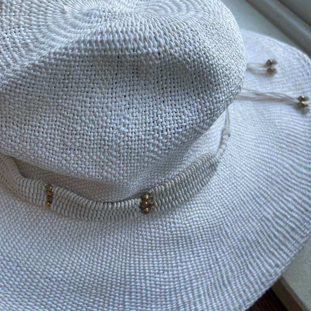 Elegant White Women's Sun Hat - Picture 2 of 7